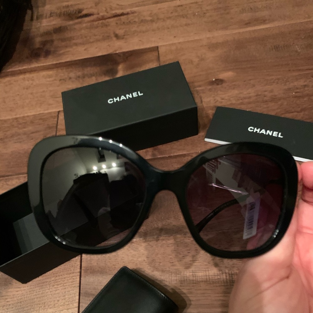 AUTHENTIC New in Box Chanel Black Sunglasses